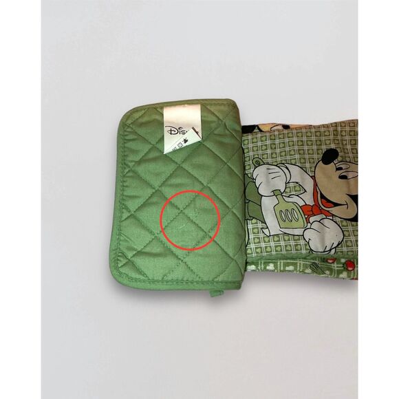 Mickey Mouse & Friends 3 Piece Kitchen Set Dish Towel, Pot Holder, & Oven Mitt - Picture 6 of 10